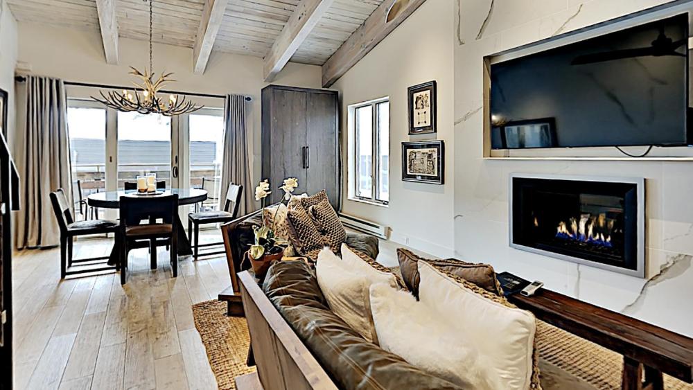 Timberline Condominiums Studio Loft Premier Unit 304